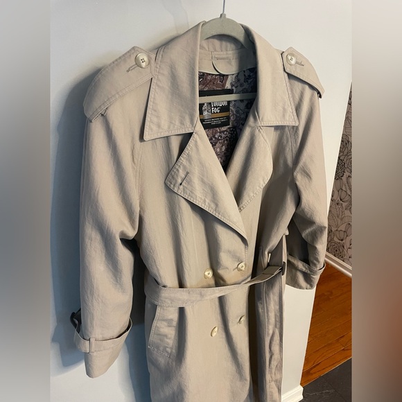 Vintage London Fog Double Breasted Trench Coat with Removable Lining Petite 10 - Picture 2 of 14